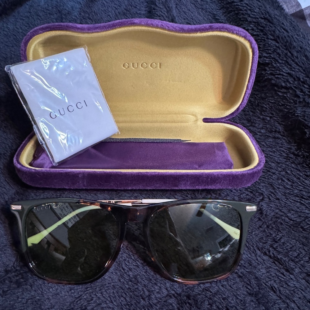 Gucci Sunglasses - Purple Case